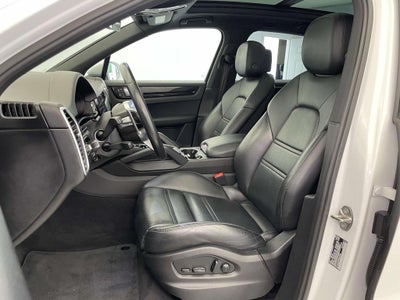 2023 Porsche Cayenne Base