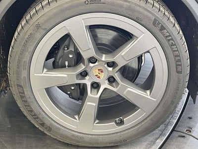 2025 Porsche Macan Electric 4