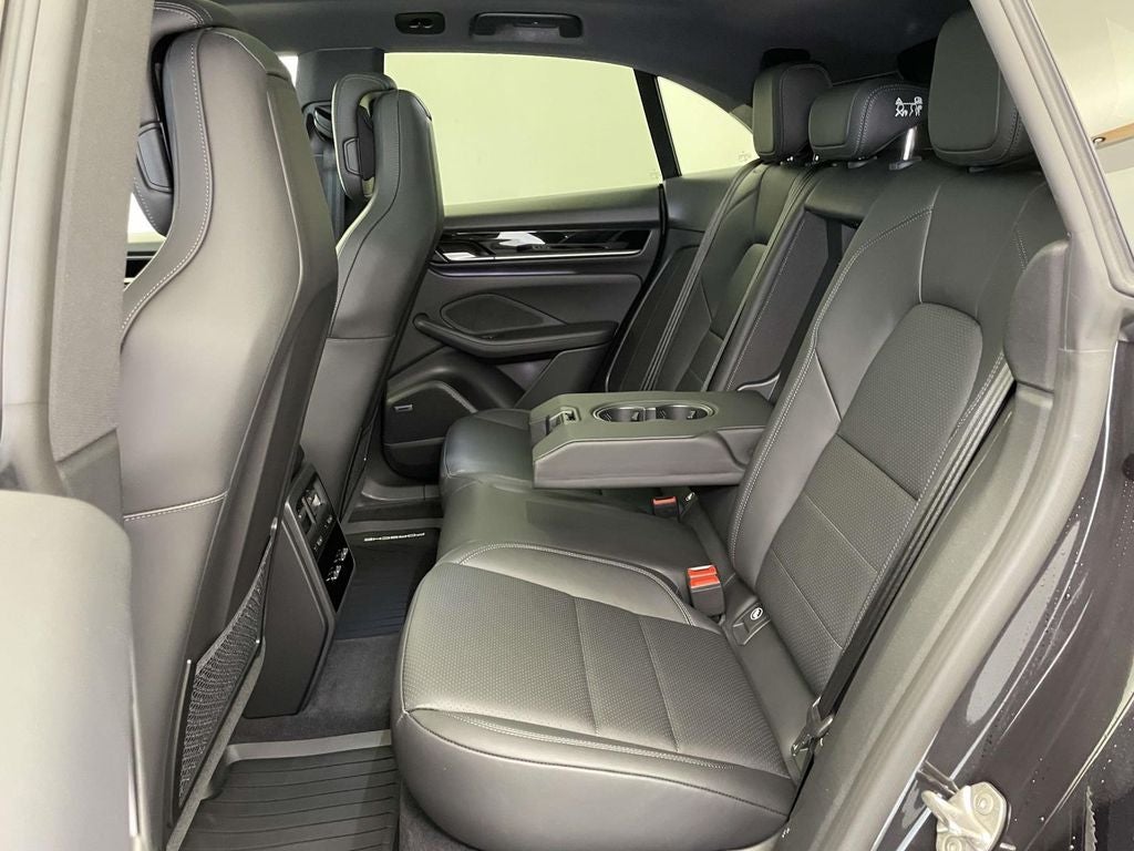 2025 Porsche Macan Electric 4