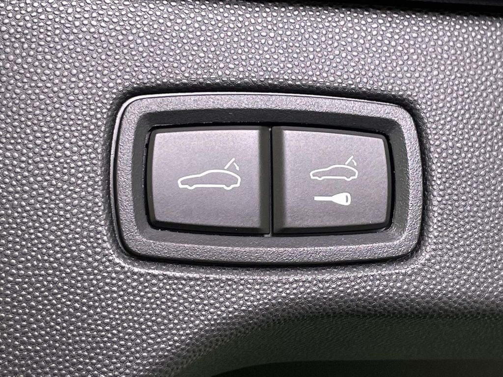 2025 Porsche Macan Electric 4