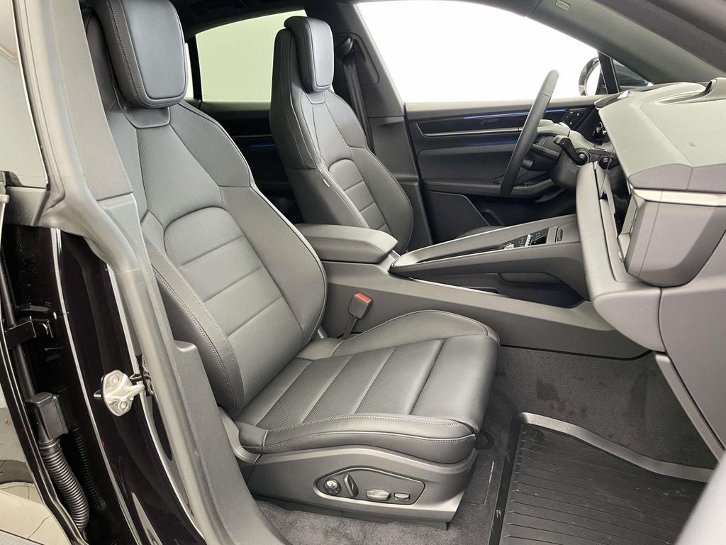 2025 Porsche Macan Electric 4