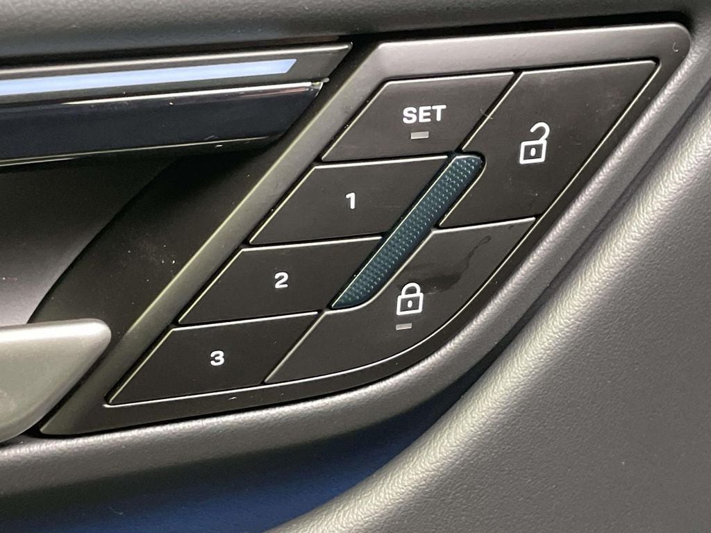 2025 Porsche Macan Electric 4