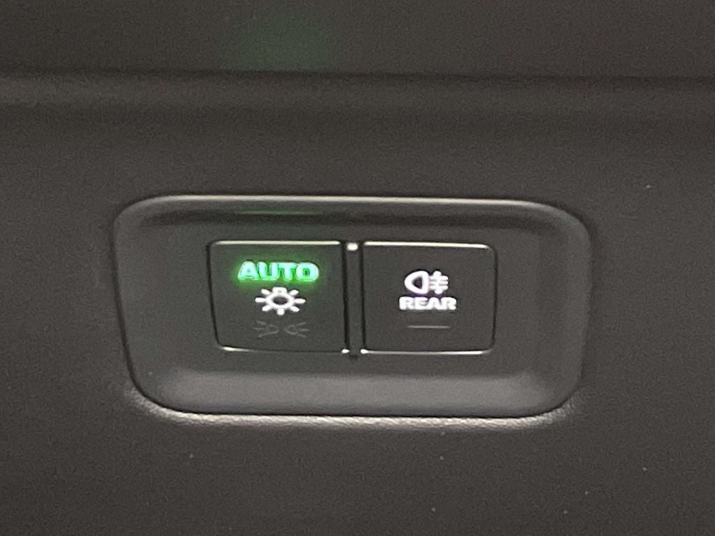 2025 Porsche Macan Electric 4