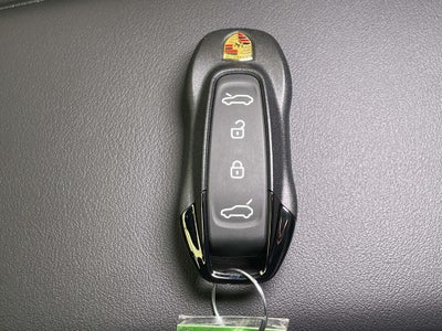 2025 Porsche Macan Electric 4