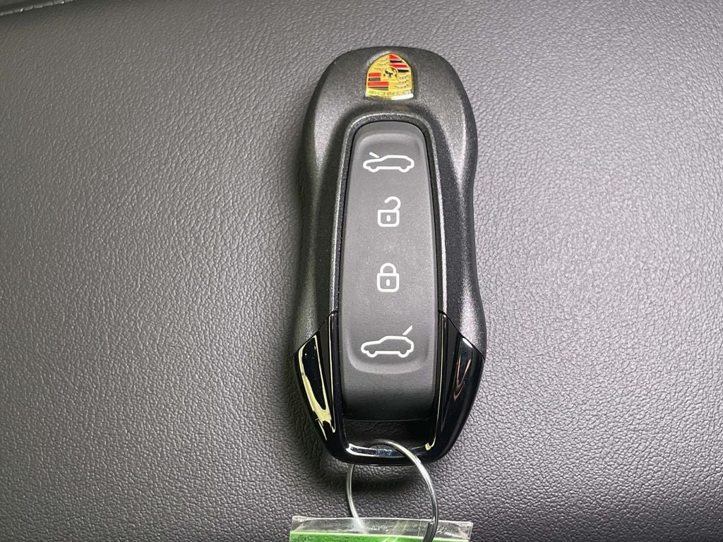 2025 Porsche Macan Electric 4