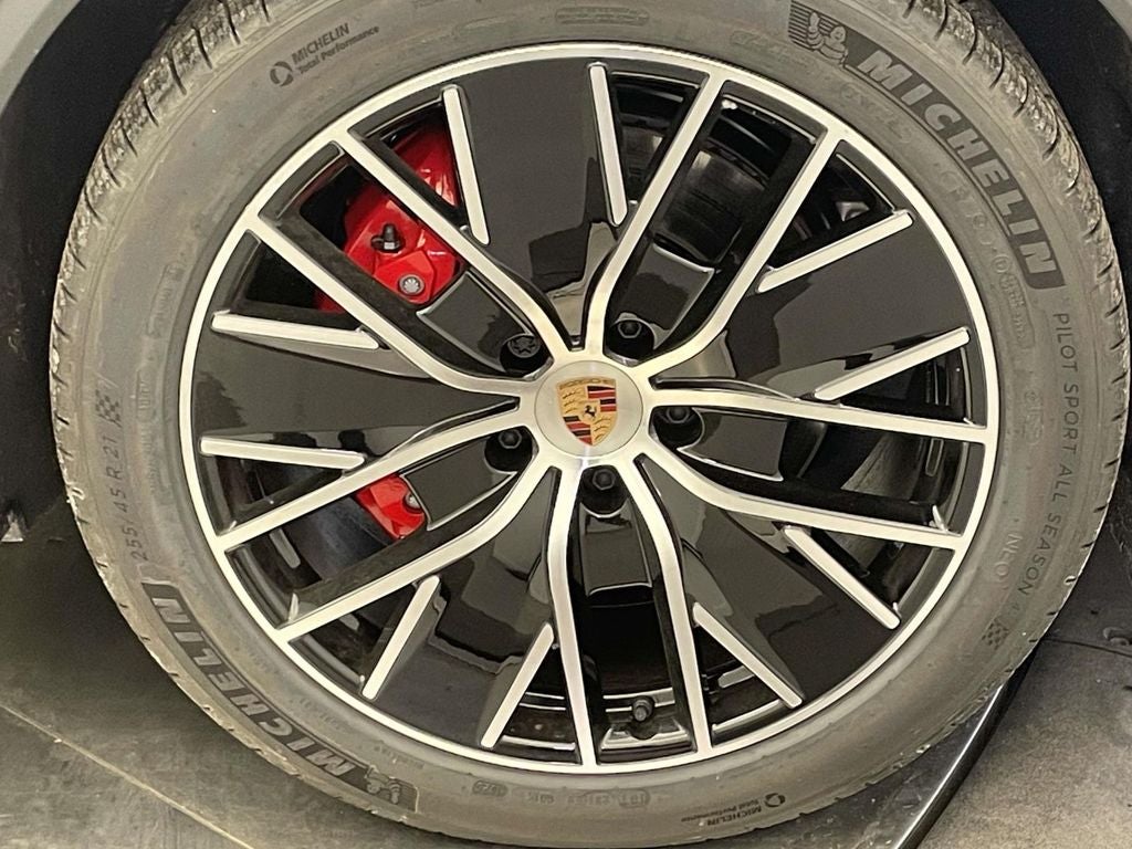 2025 Porsche Macan Electric 4S