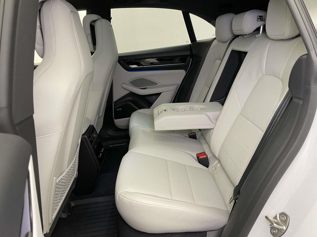 2025 Porsche Macan Electric 4S