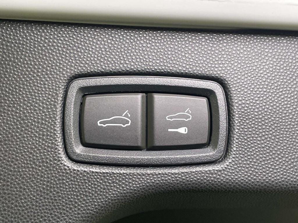 2025 Porsche Macan Electric 4S