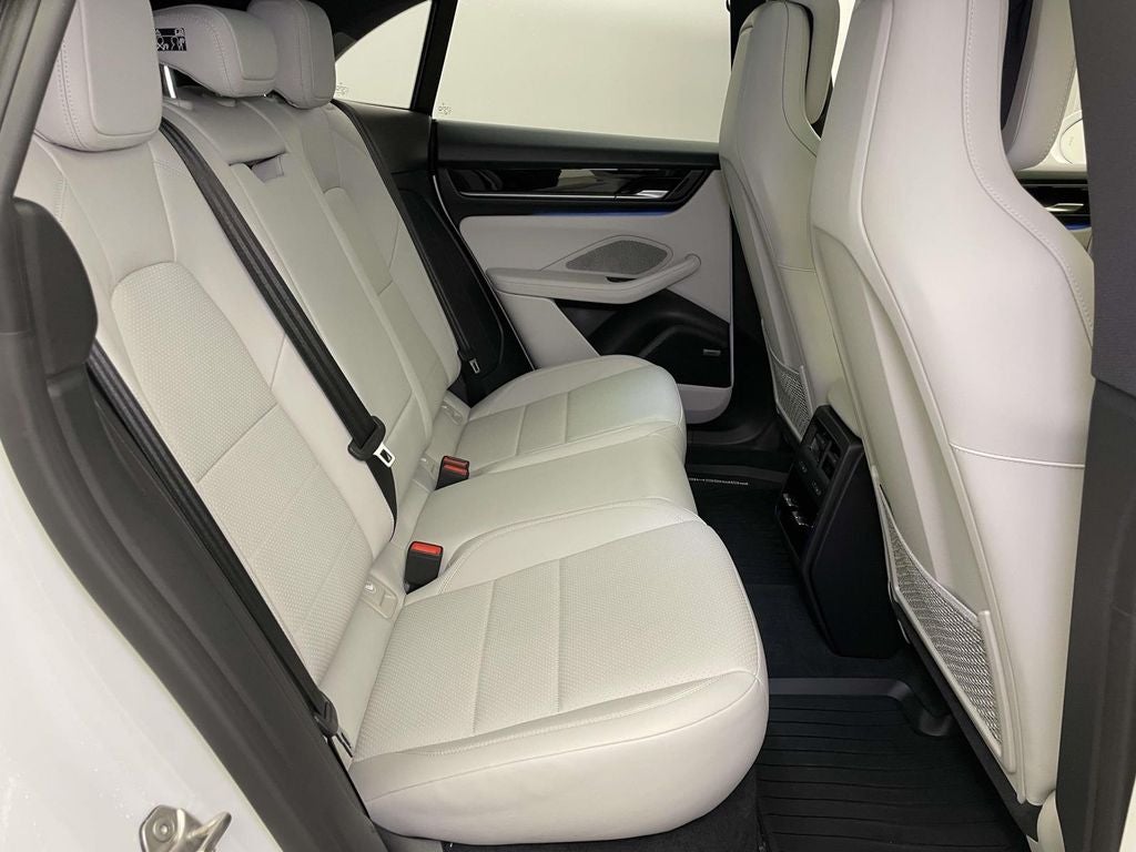 2025 Porsche Macan Electric 4S