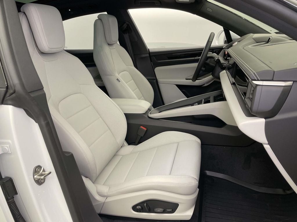 2025 Porsche Macan Electric 4S