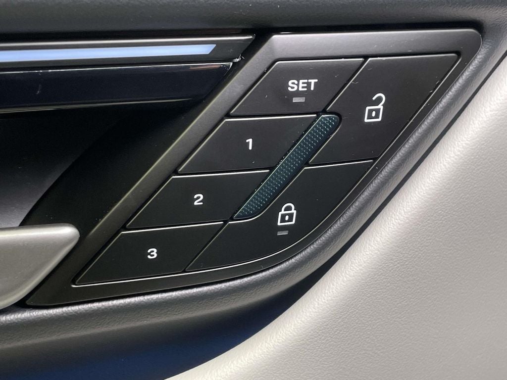 2025 Porsche Macan Electric 4S