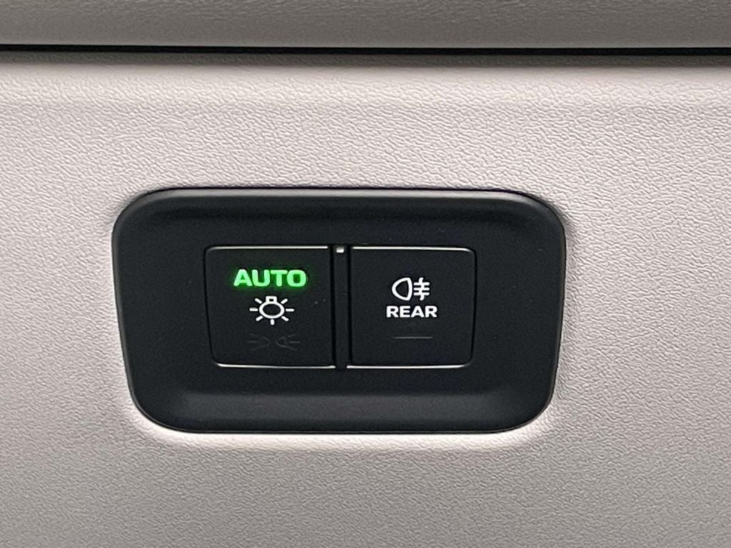 2025 Porsche Macan Electric 4S