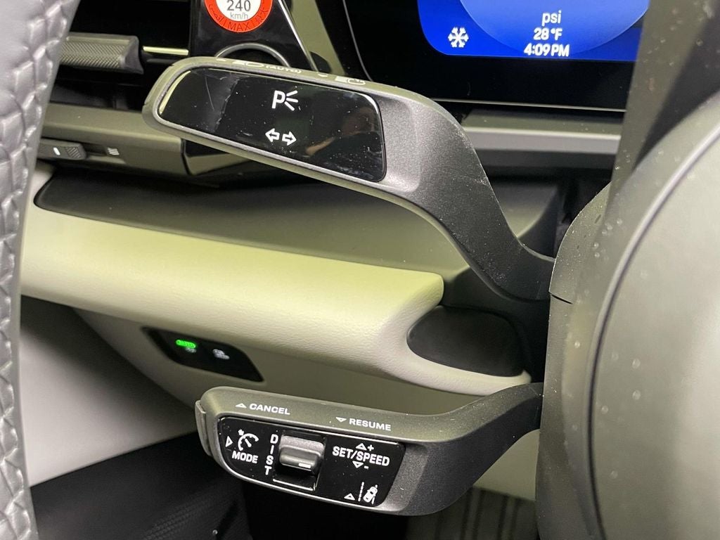 2025 Porsche Macan Electric 4S