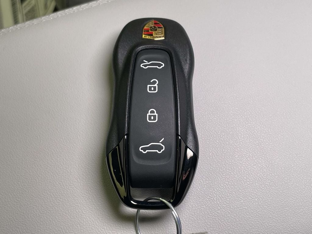 2025 Porsche Macan Electric 4S