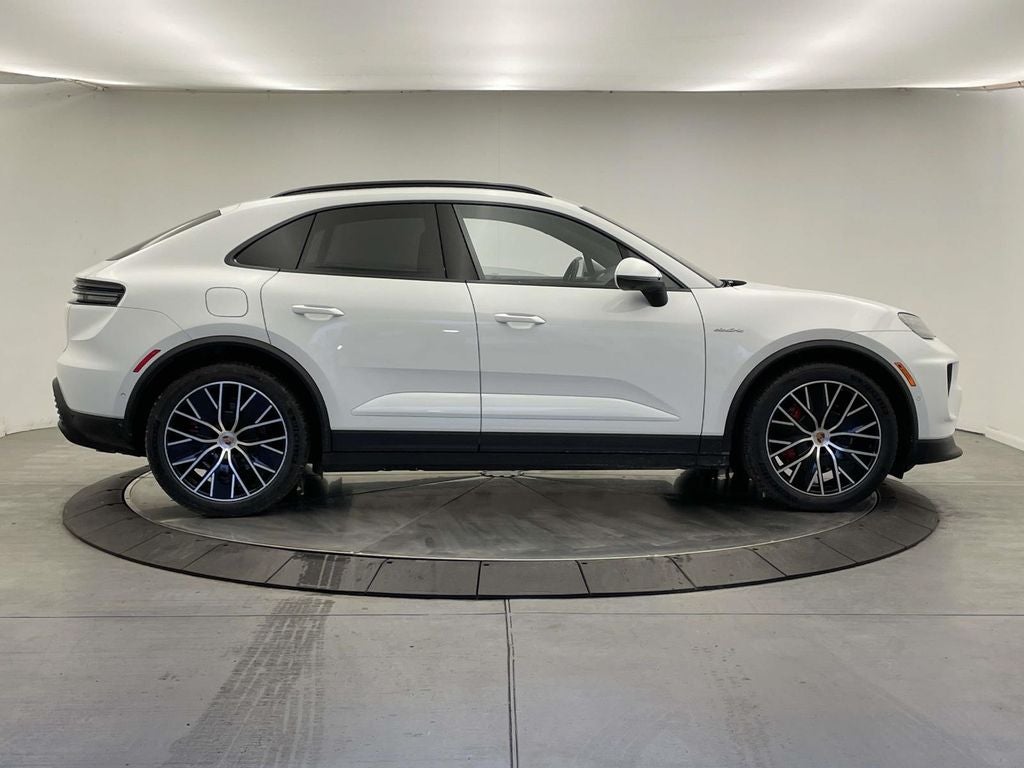 2025 Porsche Macan Electric 4S