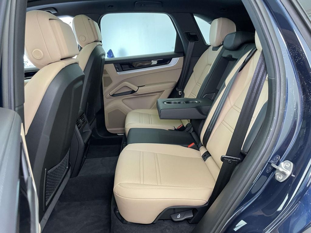 2024 Porsche Cayenne E-Hybrid Base