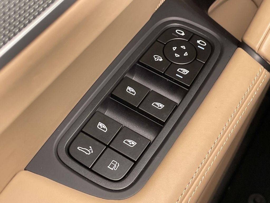2024 Porsche Cayenne E-Hybrid Base
