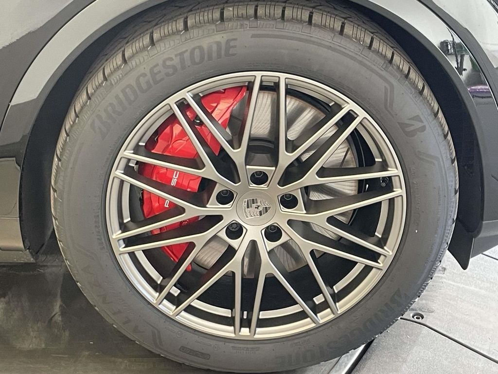 2025 Porsche Cayenne Turbo E-Hybrid Base