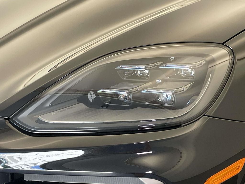 2025 Porsche Cayenne Turbo E-Hybrid Base