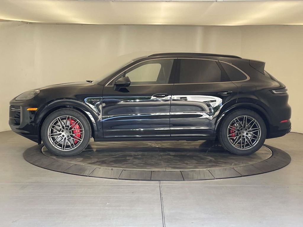 2025 Porsche Cayenne Turbo E-Hybrid Base