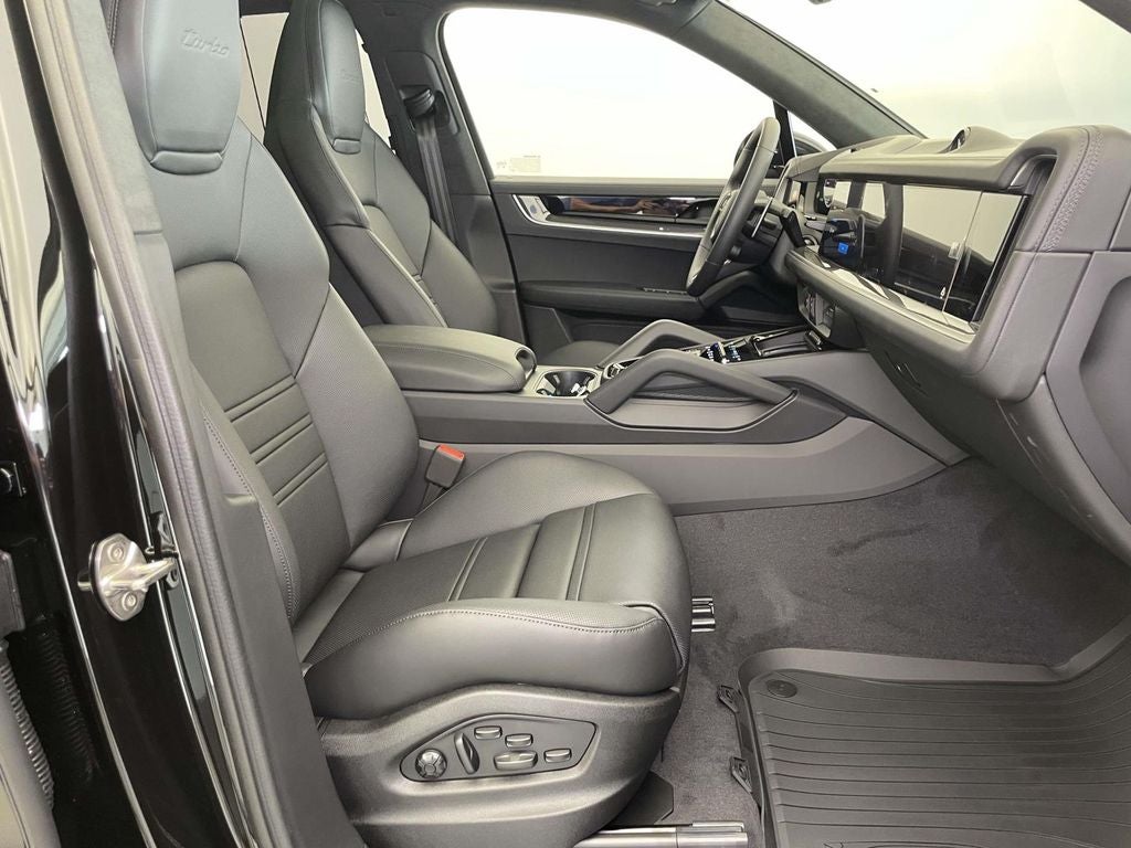 2025 Porsche Cayenne Turbo E-Hybrid Base