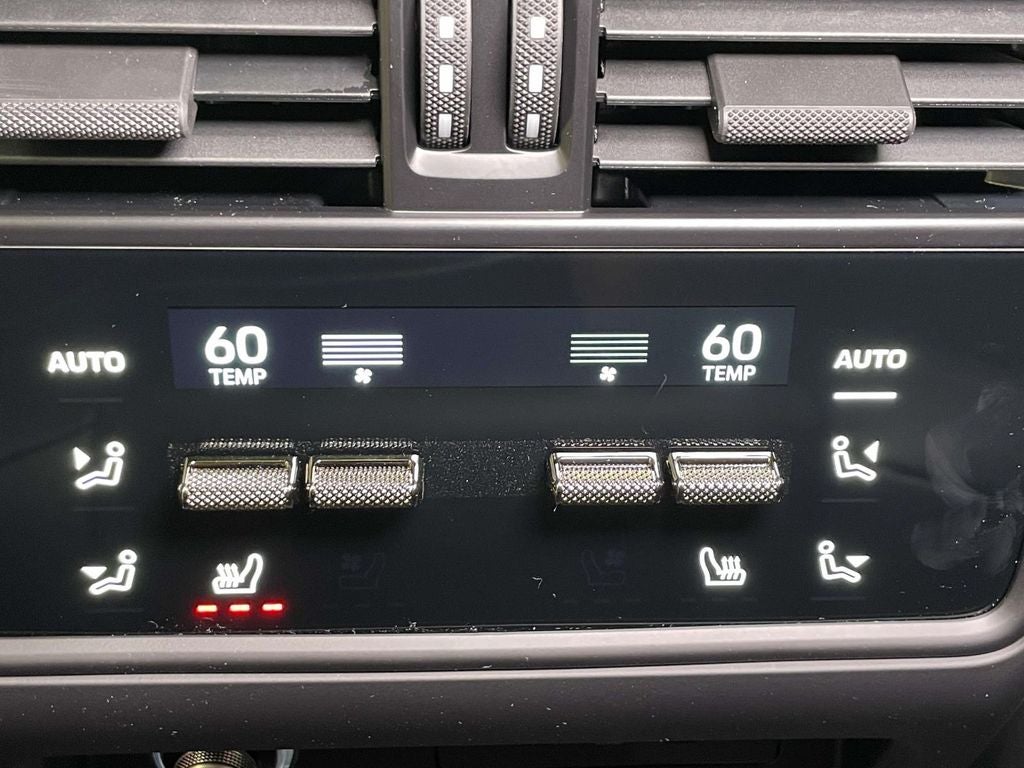 2025 Porsche Cayenne Turbo E-Hybrid Base