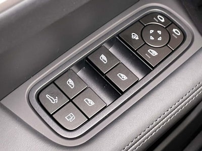 2025 Porsche Cayenne Turbo E-Hybrid Base