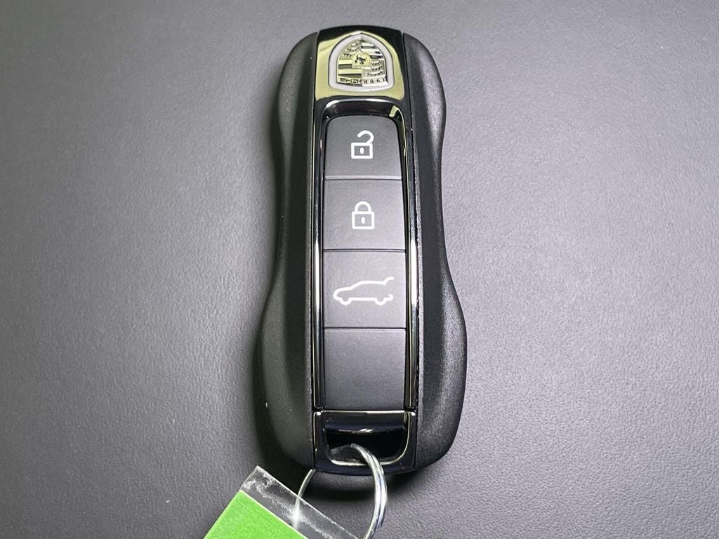 2025 Porsche Cayenne Turbo E-Hybrid Base