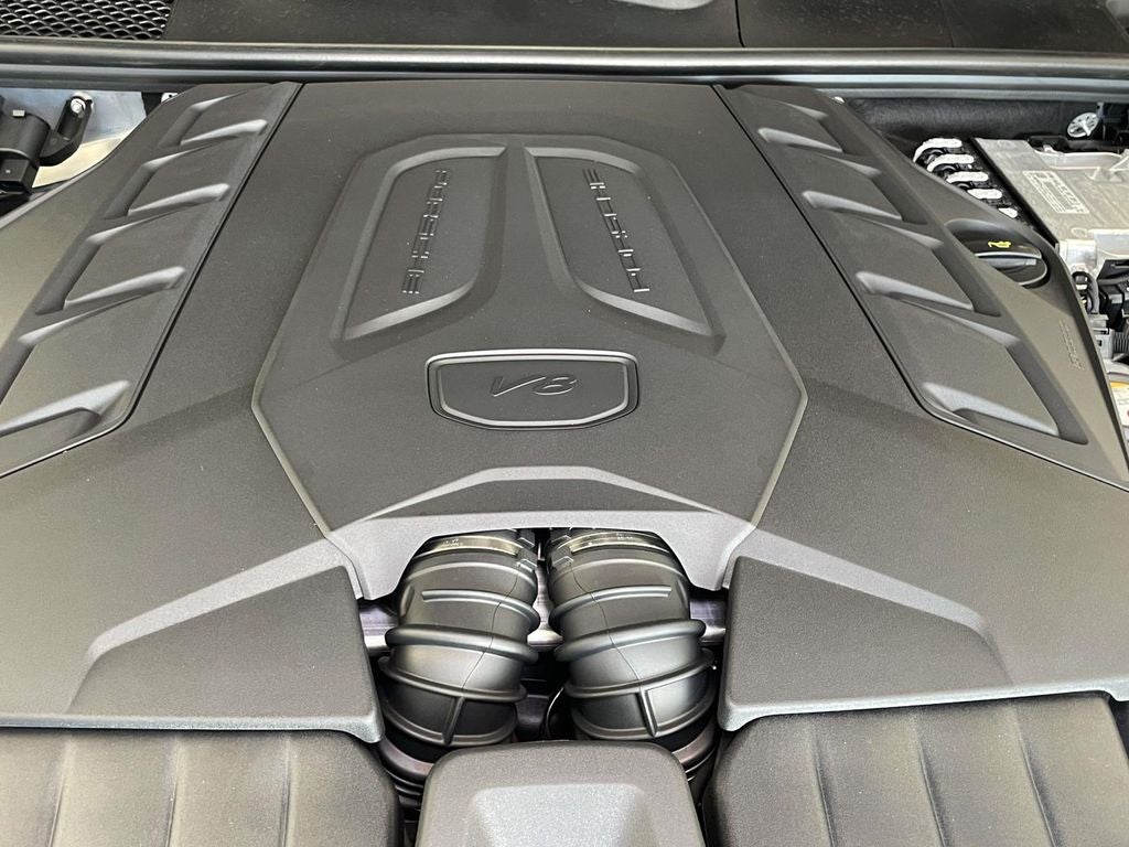 2025 Porsche Cayenne Turbo E-Hybrid Base