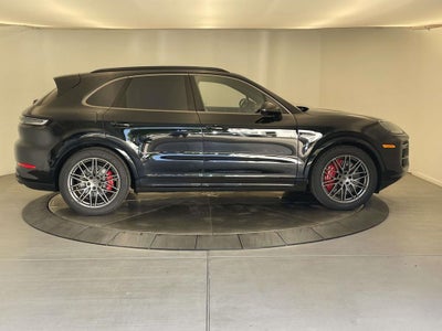 2025 Porsche Cayenne Turbo E-Hybrid Base
