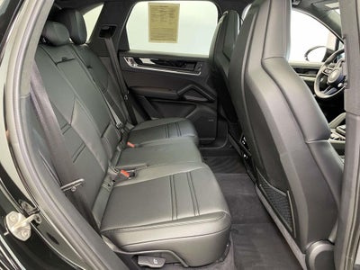 2025 Porsche Cayenne E-Hybrid Turbo