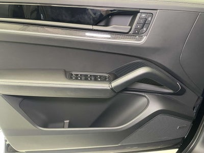 2025 Porsche Cayenne E-Hybrid Turbo