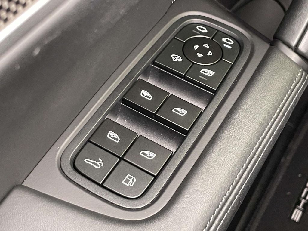 2025 Porsche Cayenne E-Hybrid Turbo