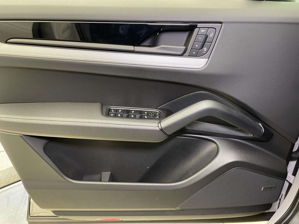 2025 Porsche Cayenne E-Hybrid S