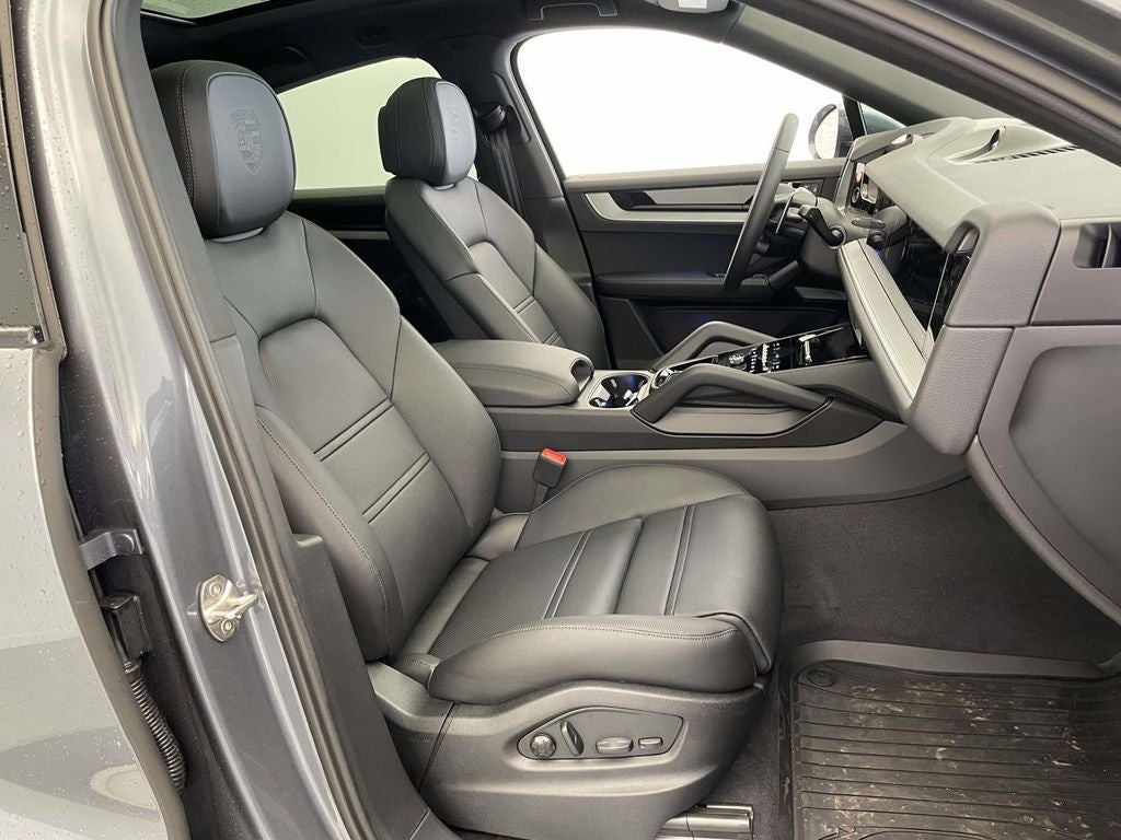 2026 Porsche Cayenne Coupe Base