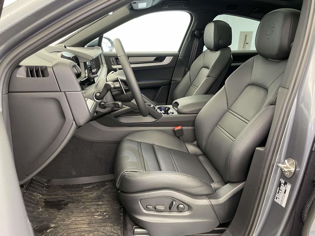 2026 Porsche Cayenne Coupe Base