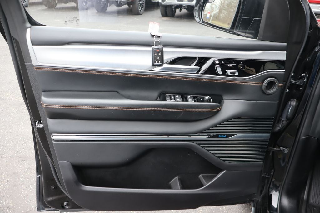 2022 Jeep Grand Wagoneer Series III