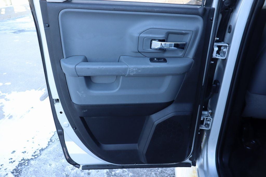 2016 RAM 1500 SLT