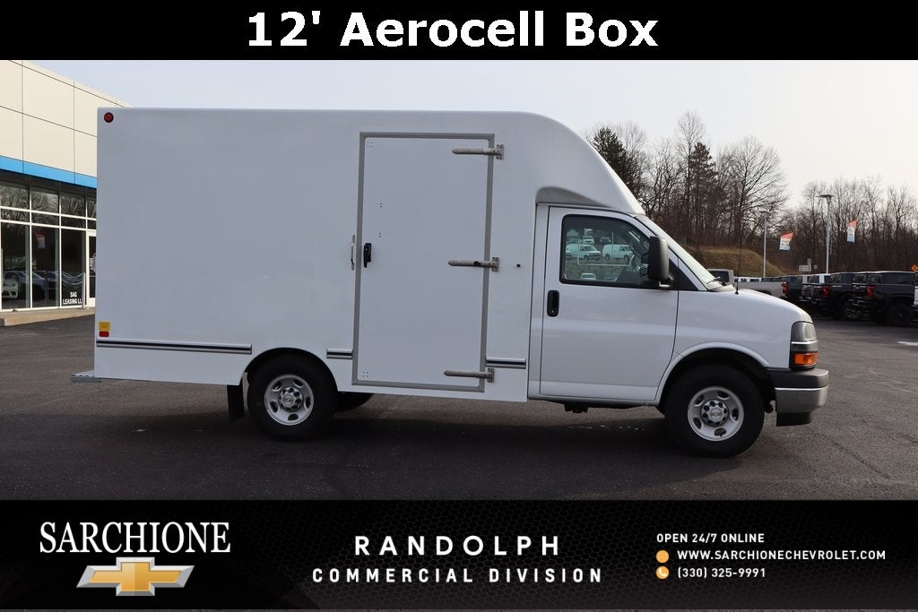 2025 Chevrolet Express 3500 Work Van Cutaway W/ 12' Aerocell Box