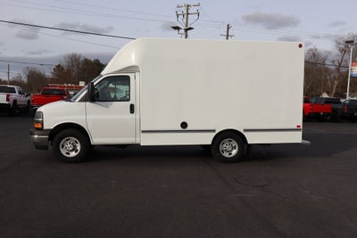 2025 Chevrolet Express 3500 Work Van Cutaway W/ 12' Aerocell Box