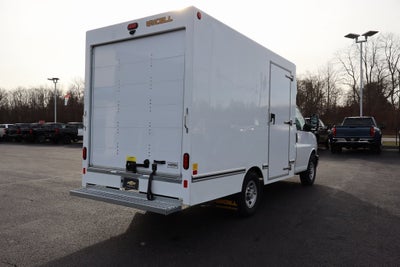 2025 Chevrolet Express 3500 Work Van Cutaway W/ 12' Aerocell Box