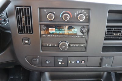 2025 Chevrolet Express 3500 Work Van Cutaway W/ 12' Aerocell Box
