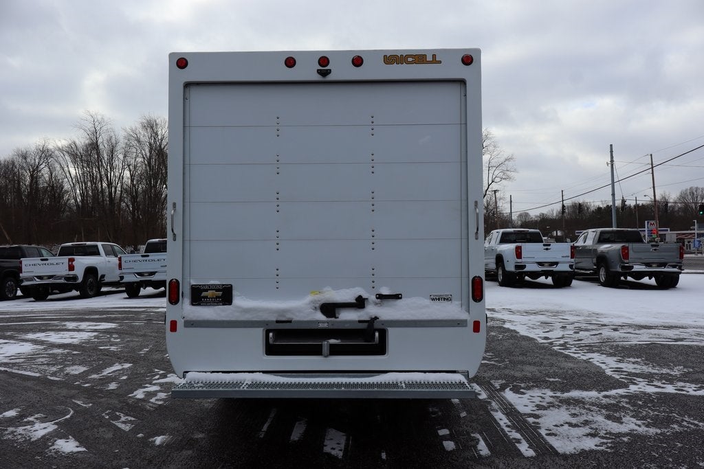 2025 Chevrolet Express 3500 Work Van Cutaway w/ 14' Unicell Box Van