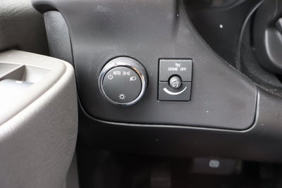 2025 Chevrolet Express 3500 Work Van Cutaway w/ 14' Unicell Box Van