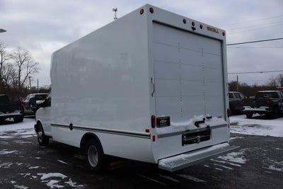2025 Chevrolet Express 3500 Work Van Cutaway w/ 14' Unicell Box Van
