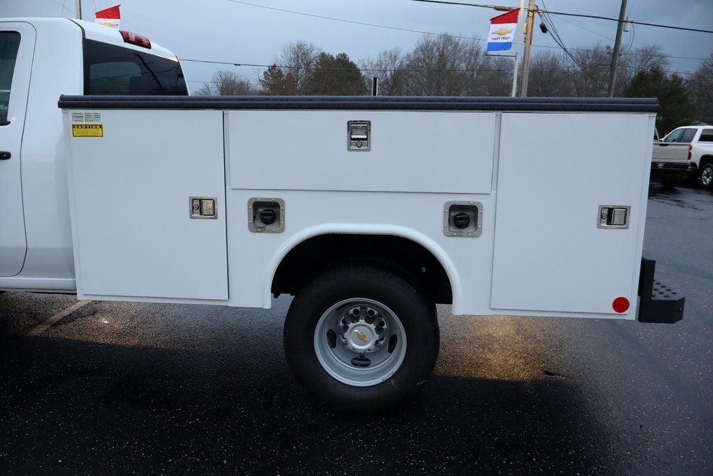 2026 Chevrolet Silverado 3500HD Work Truck w/ 9' Reading Aluminum Service Body