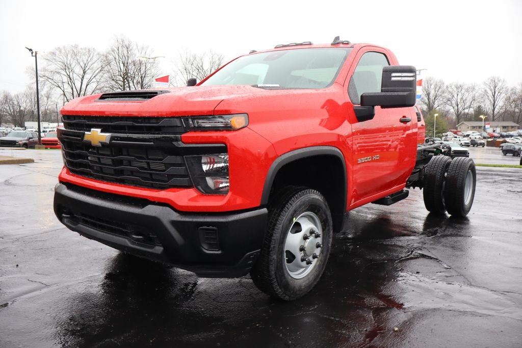 2026 Chevrolet Silverado 3500HD Chassis Work Truck DRW