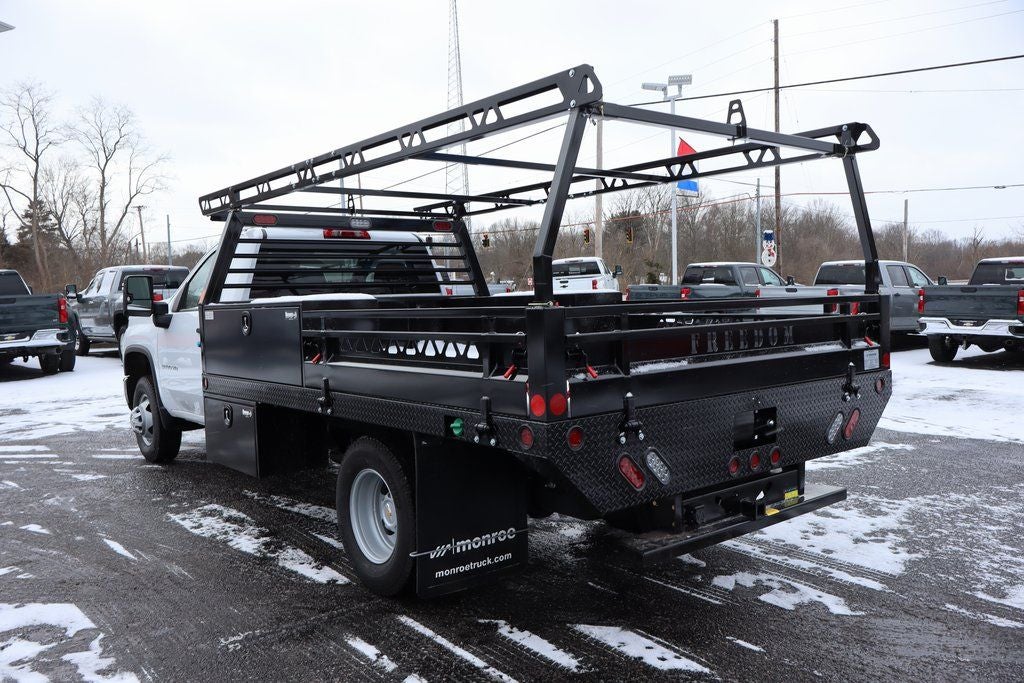 2025 Chevrolet Silverado 3500HD Work Truck w/ 11.5' Freedom Contractor Platform