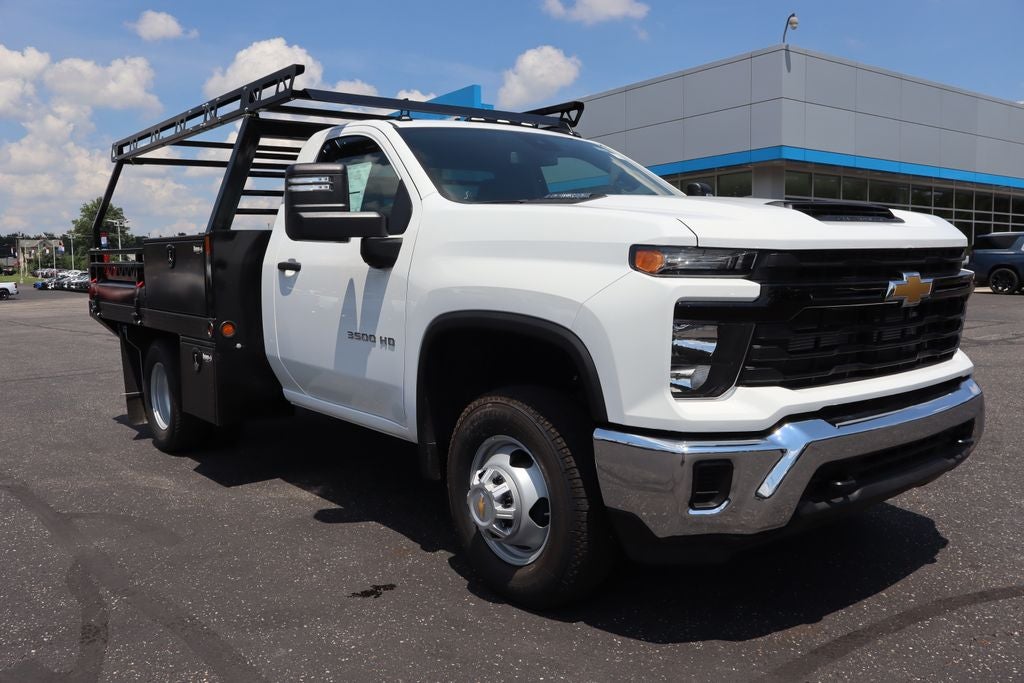 2026 Chevrolet Silverado 3500HD Work Truck w/ 9.5' Pro-Contractor Platform