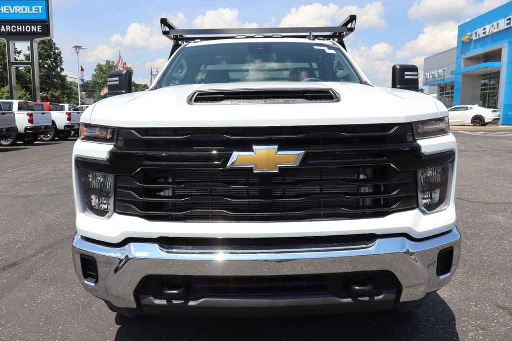 2026 Chevrolet Silverado 3500HD Work Truck w/ 9.5' Pro-Contractor Platform